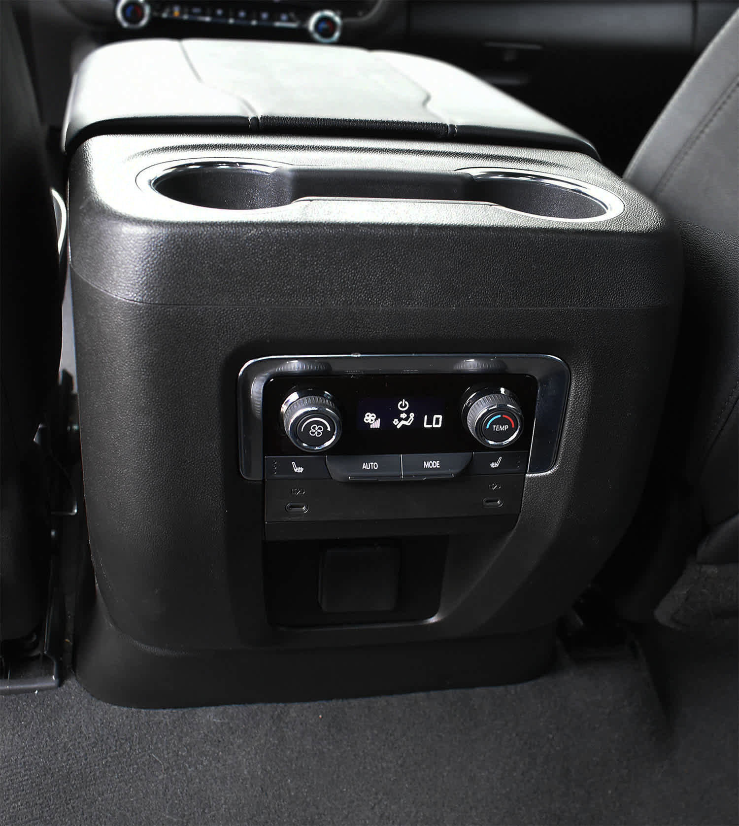 Used 2025 Chevrolet Tahoe Premier AWD/4WD image 11