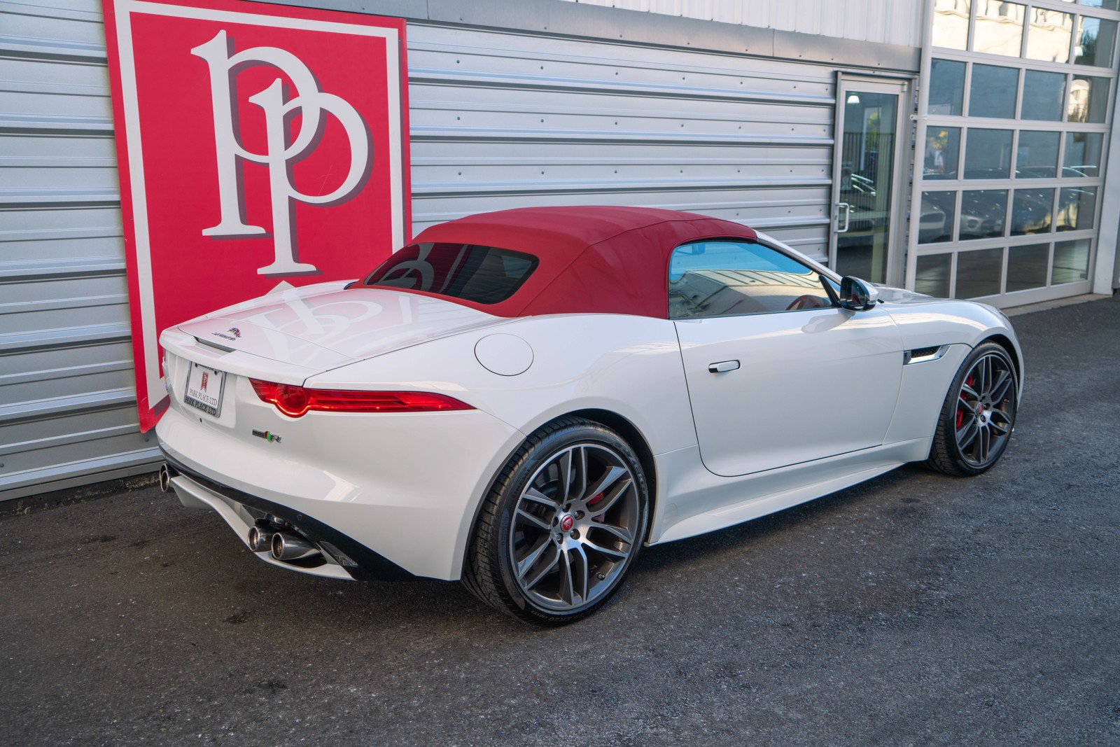 Used 2017 Jaguar F-TYPE R AWD/4WD image 51