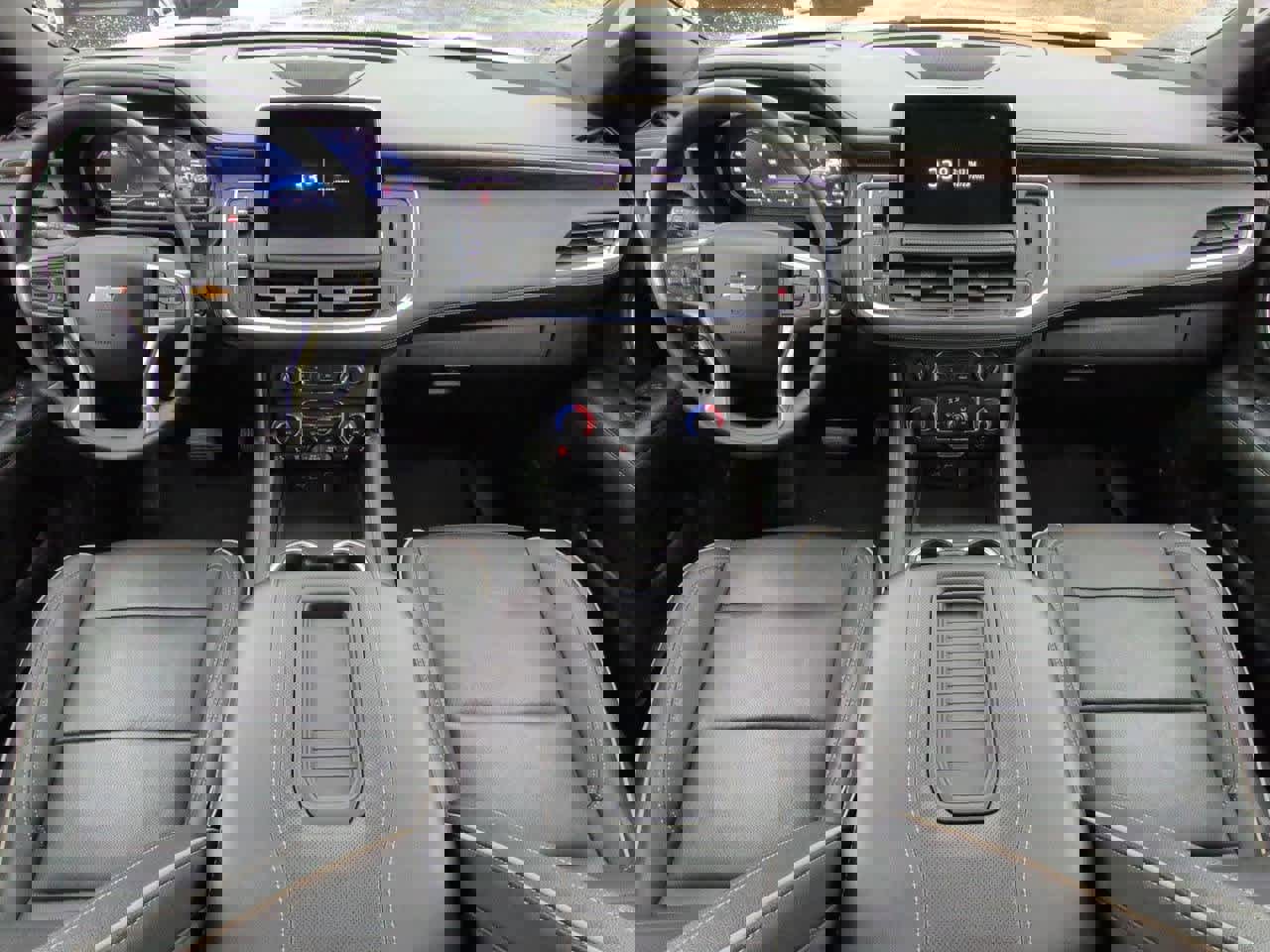 Used 2023 Chevrolet Suburban Premier image 15