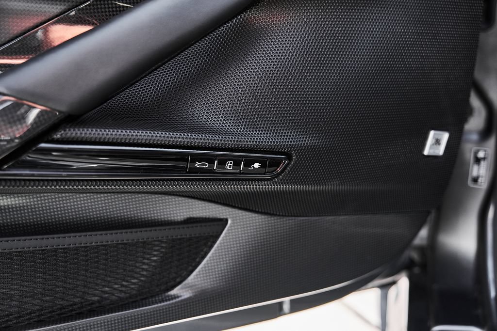 Used 2021 Ferrari SF90 Stradale AWD/4WD image 37