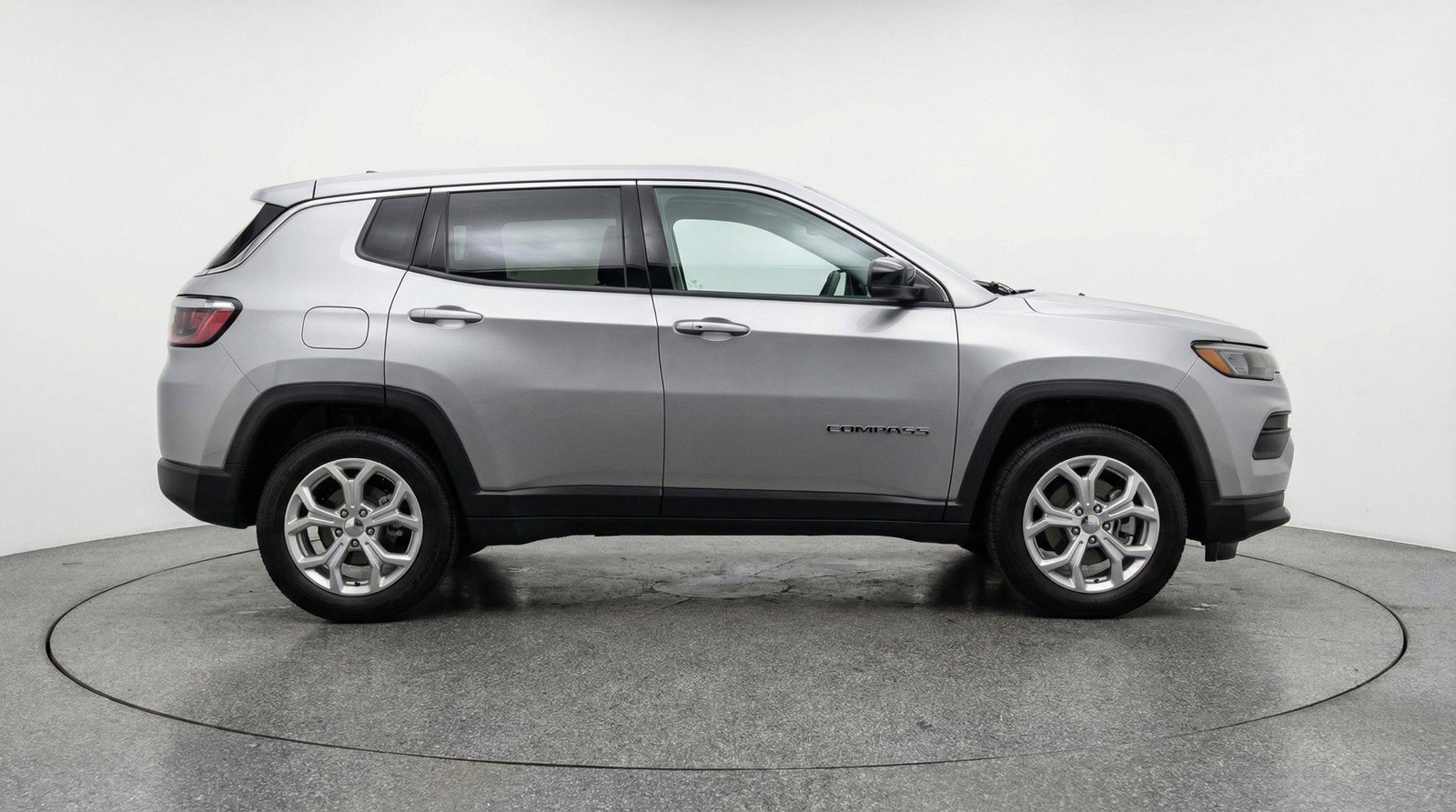 Used 2025 Jeep Compass Latitude image 11