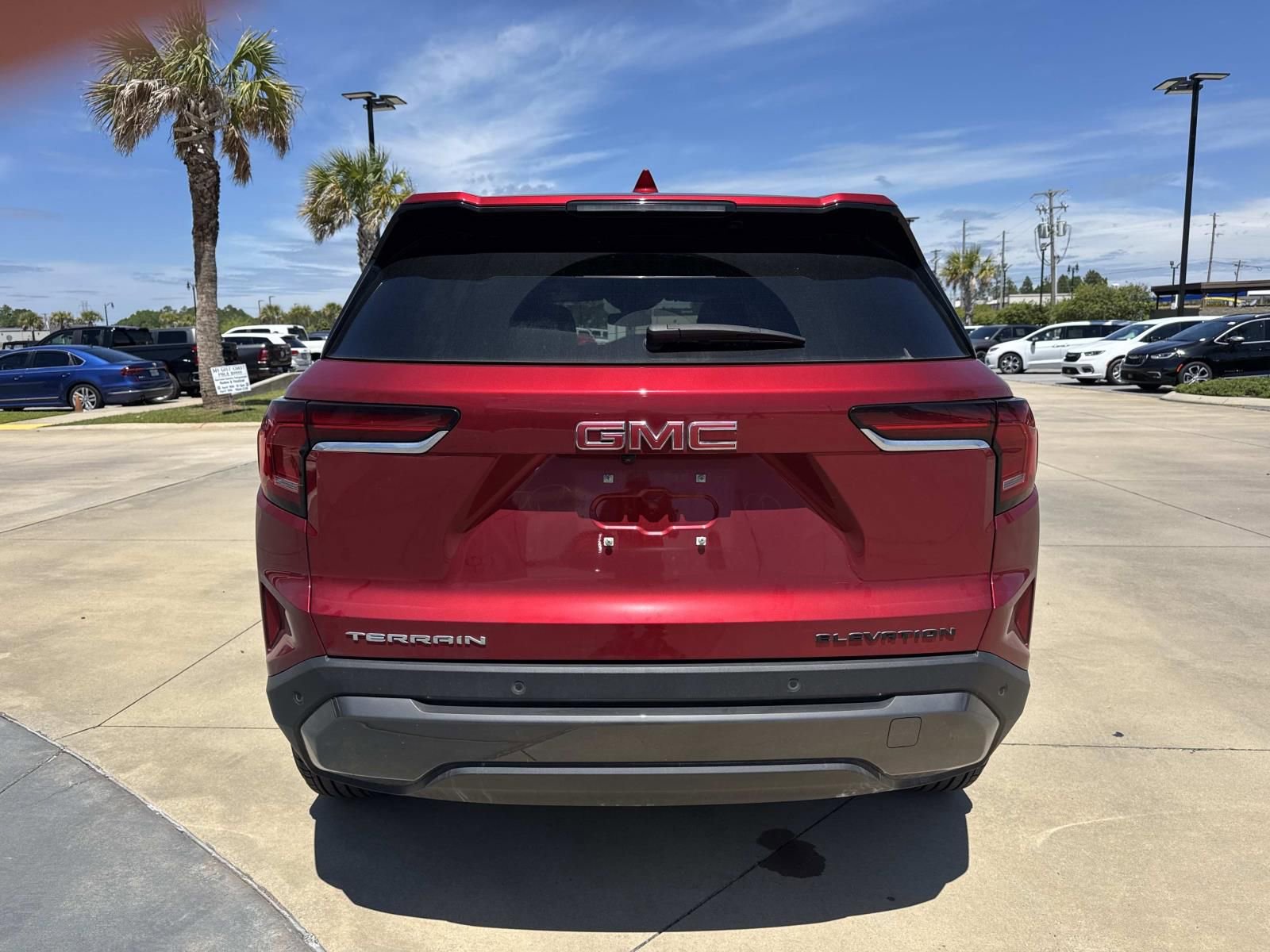 Used 2025 GMC Terrain Elevation image 6