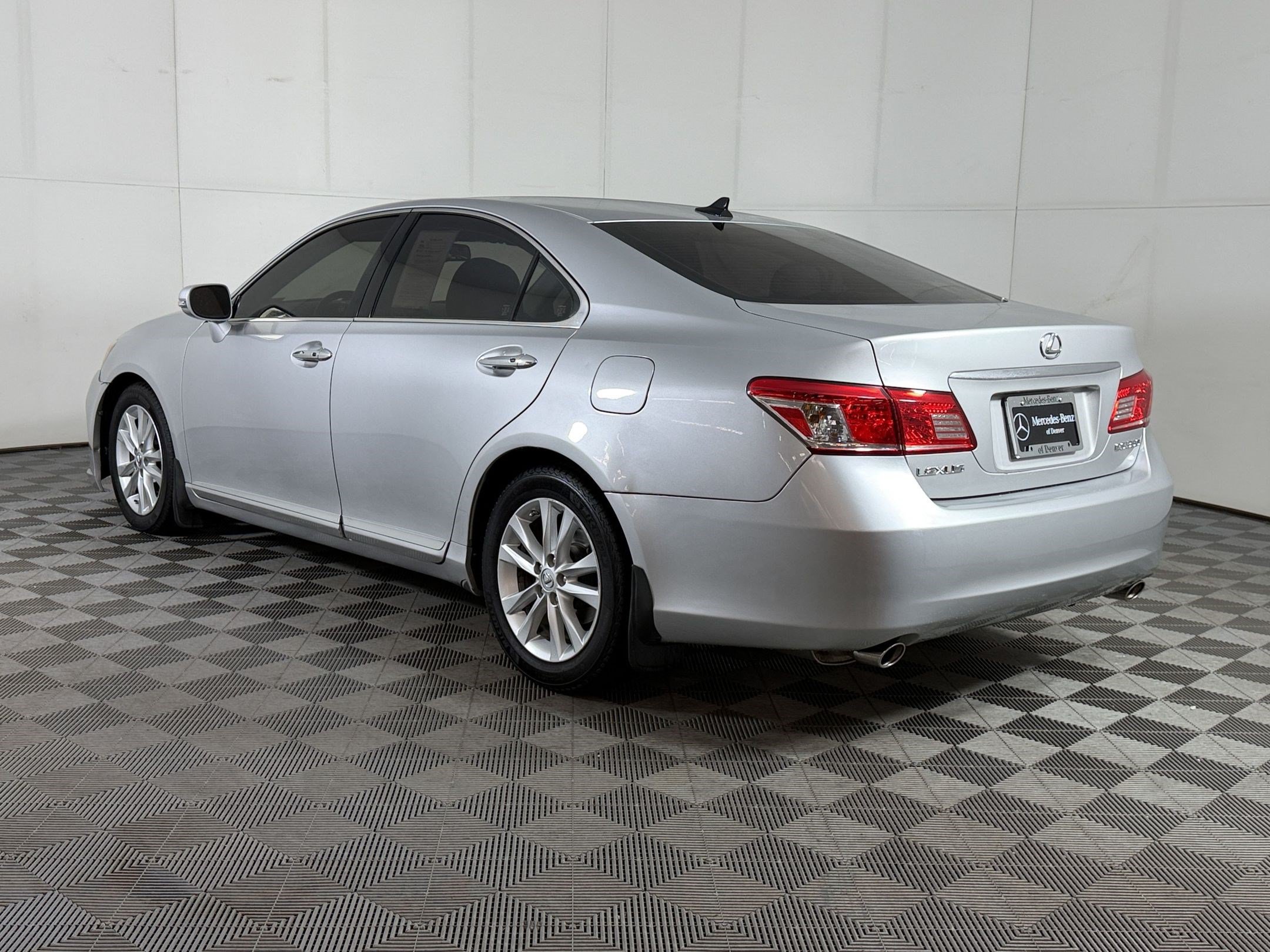 Used 2010 Lexus ES 350 FWD image 3