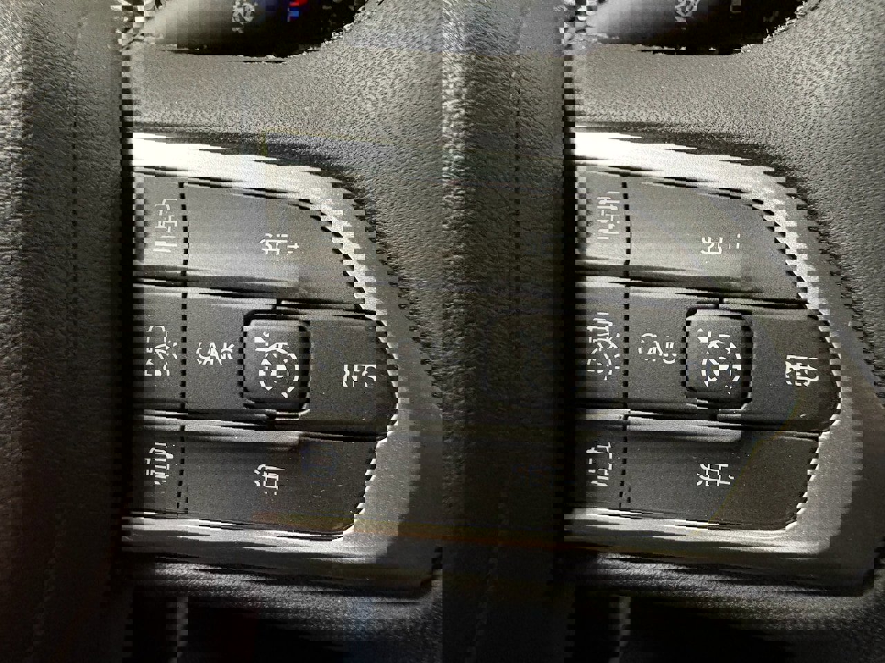 Used 2025 Jeep Compass Limited image 16