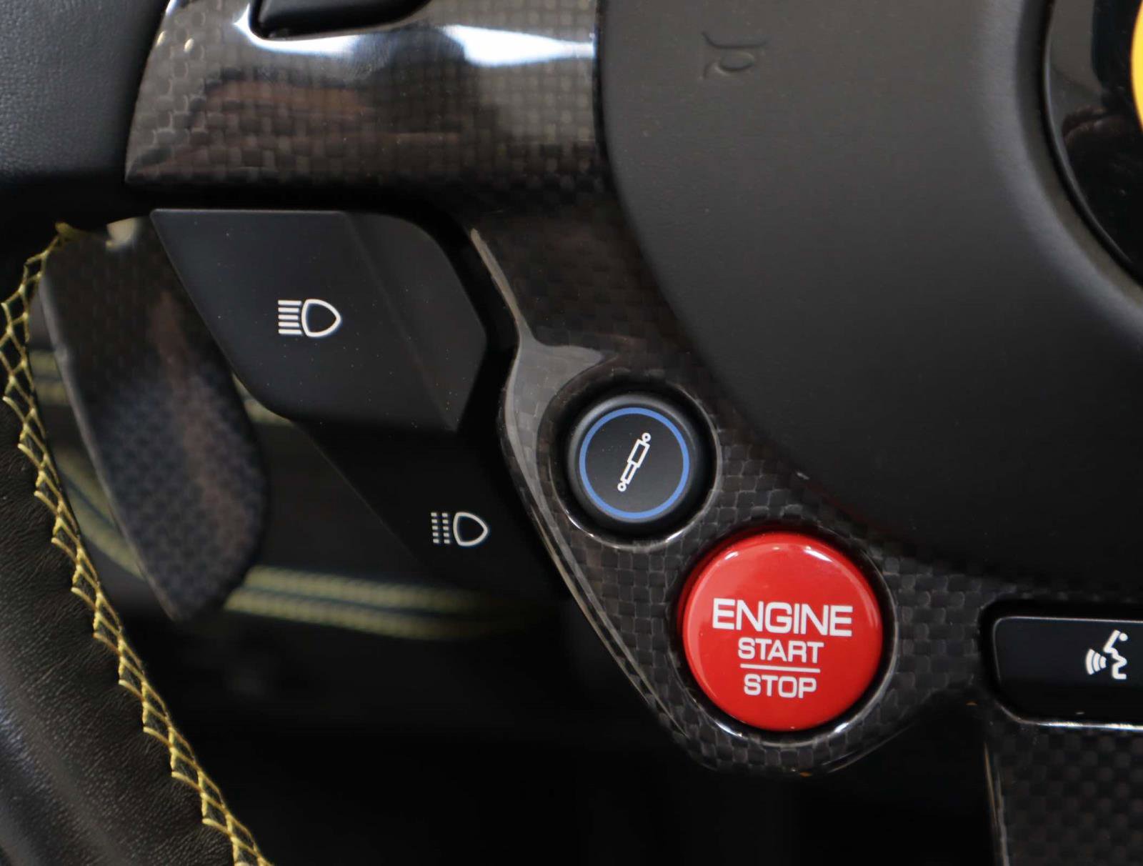 Used 2021 Ferrari F8 Tributo image 31