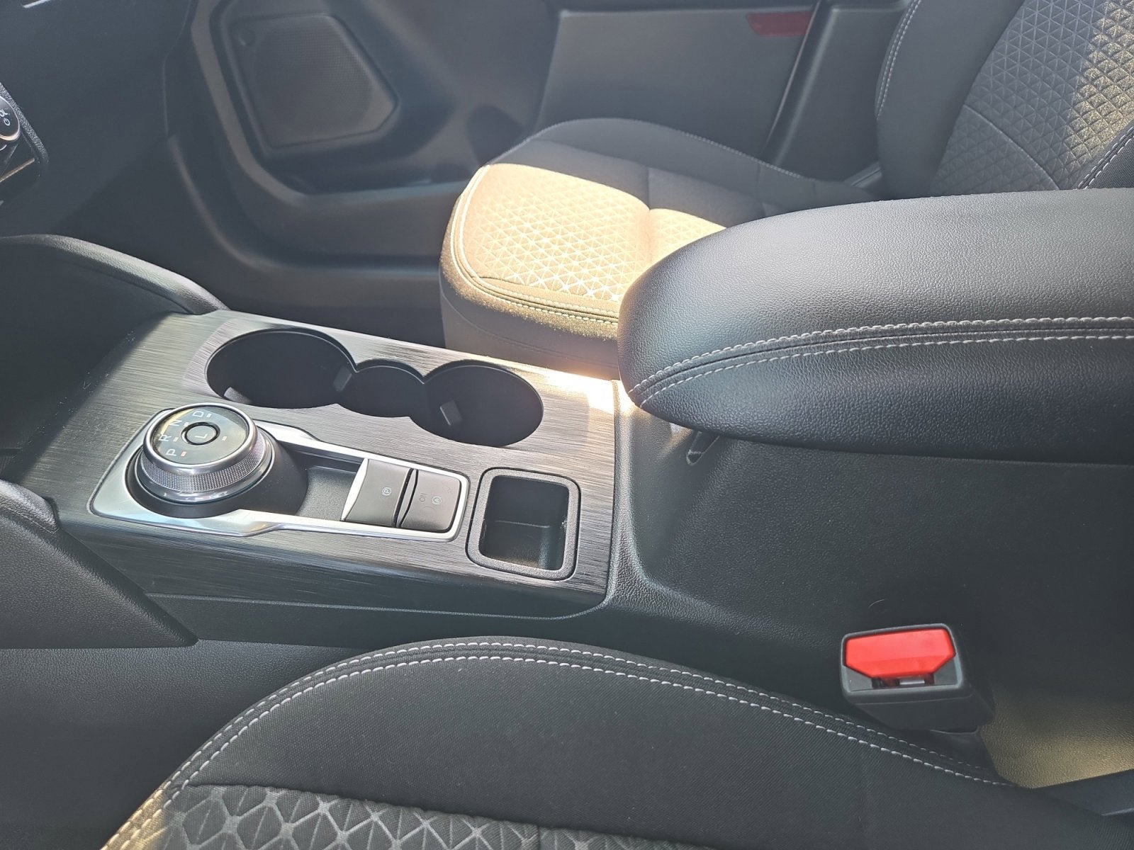Used 2024 Ford Escape Active w/ Tech Pack #1 AWD/4WD image 22