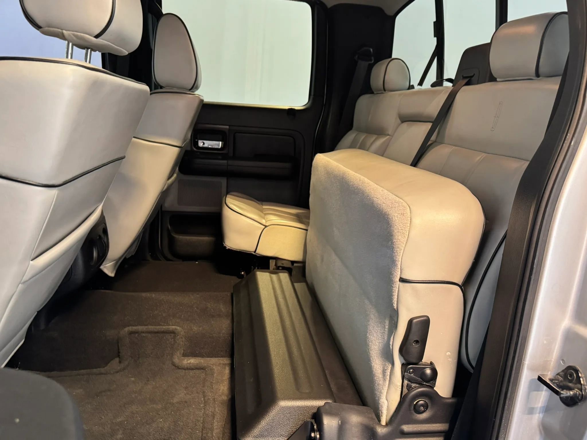 Used 2006 Lincoln Mark LT 4x4 image 23