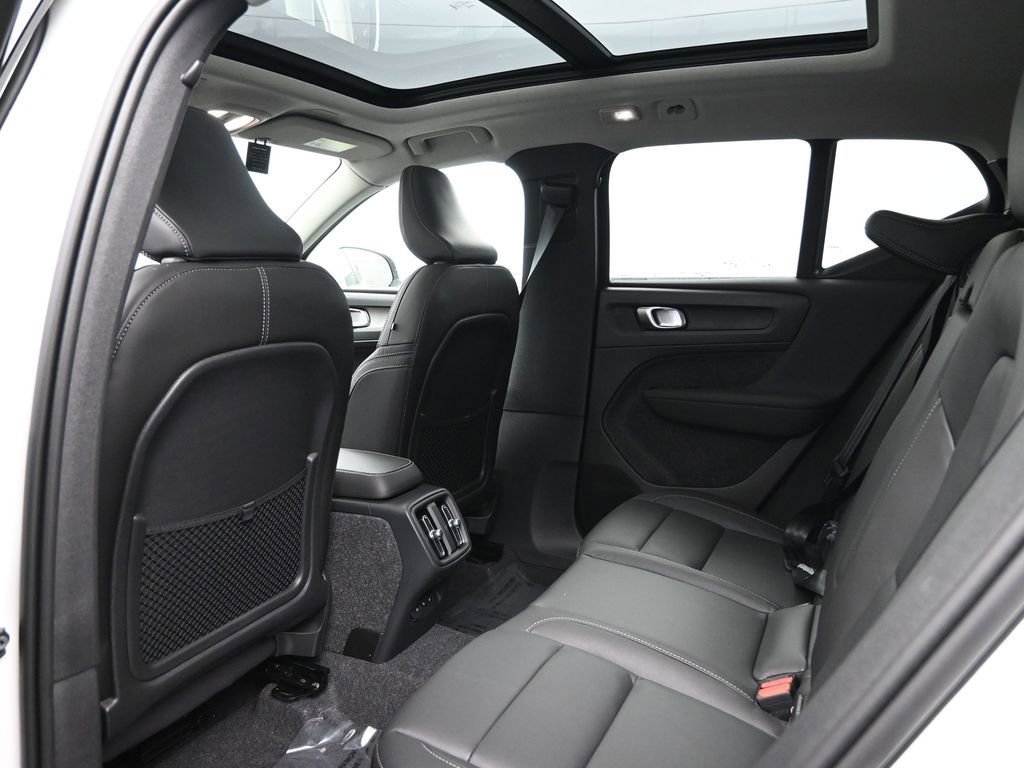New 2025 Volvo XC40 B5 Core w/ Protection Package Premier image 22