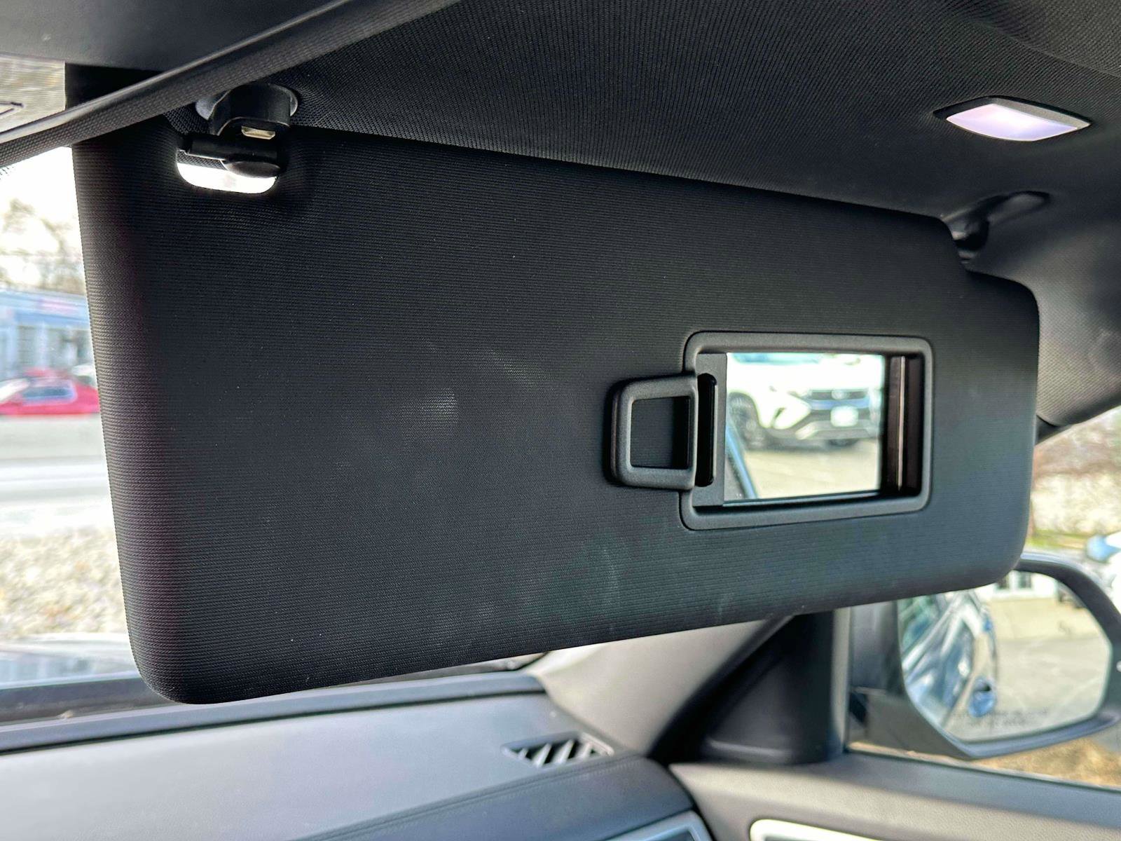 Certified 2022 Volkswagen Atlas Cross Sport SE image 29