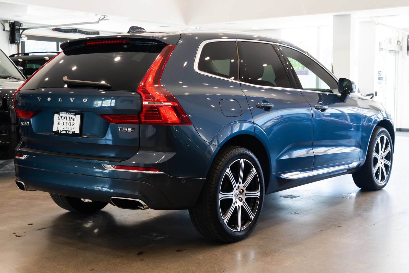 Used 2019 Volvo XC60 T5 Inscription AWD/4WD image 4