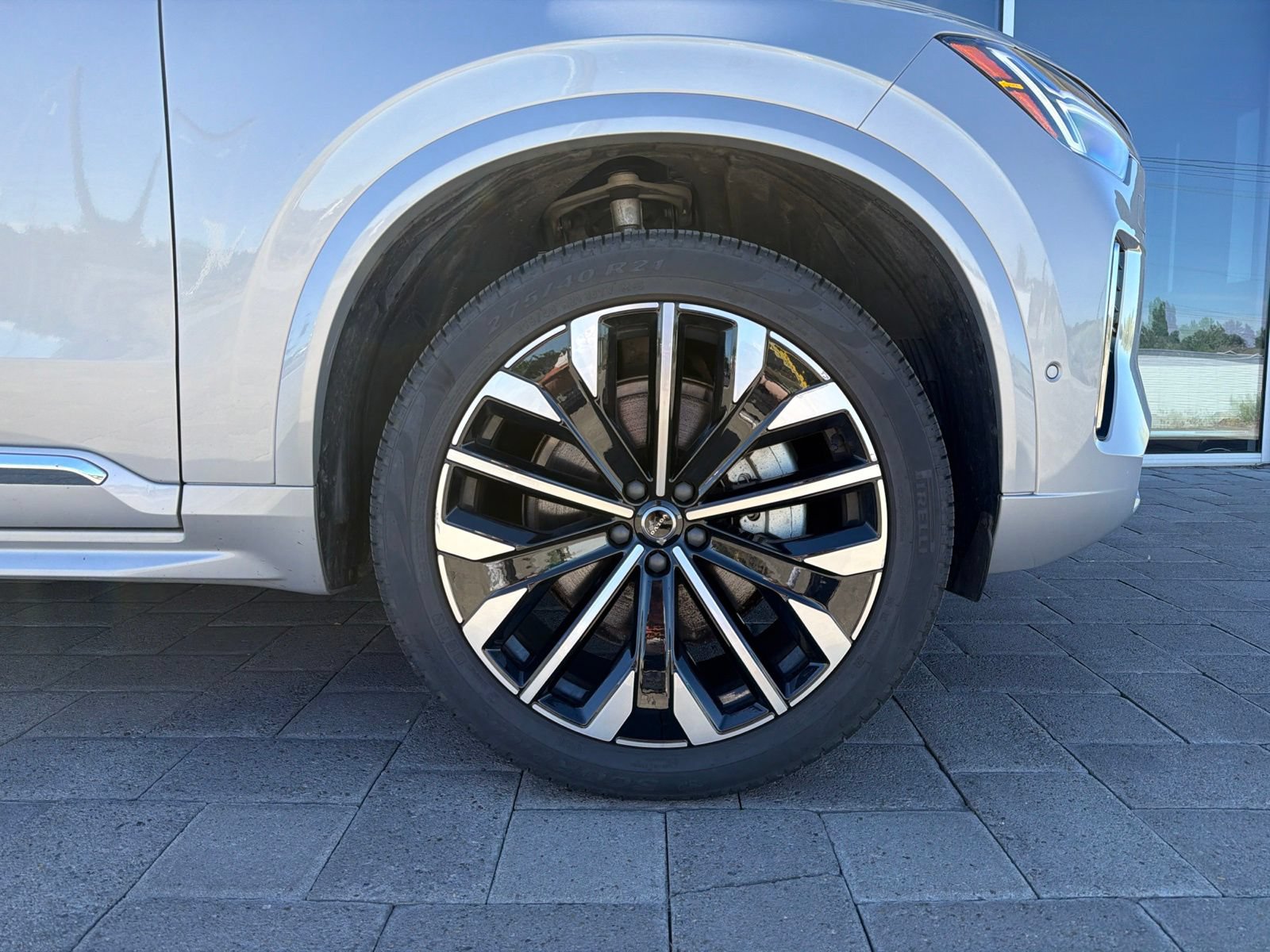 Used 2025 Volvo XC90 B6 Plus AWD/4WD image 8