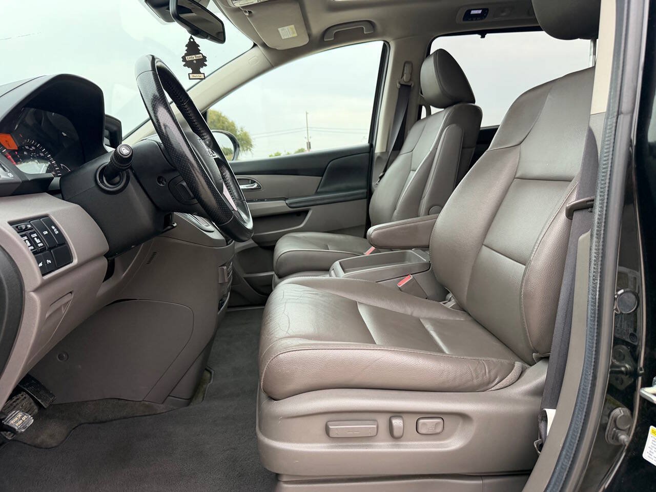 Used 2014 Honda Odyssey Touring image 10