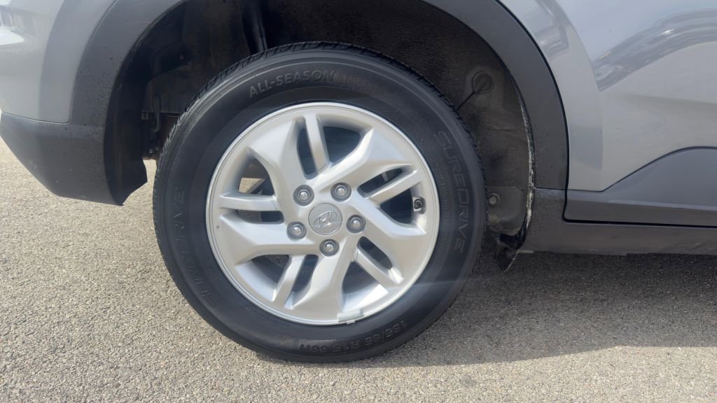 Used 2021 Hyundai Venue SE FWD image 27
