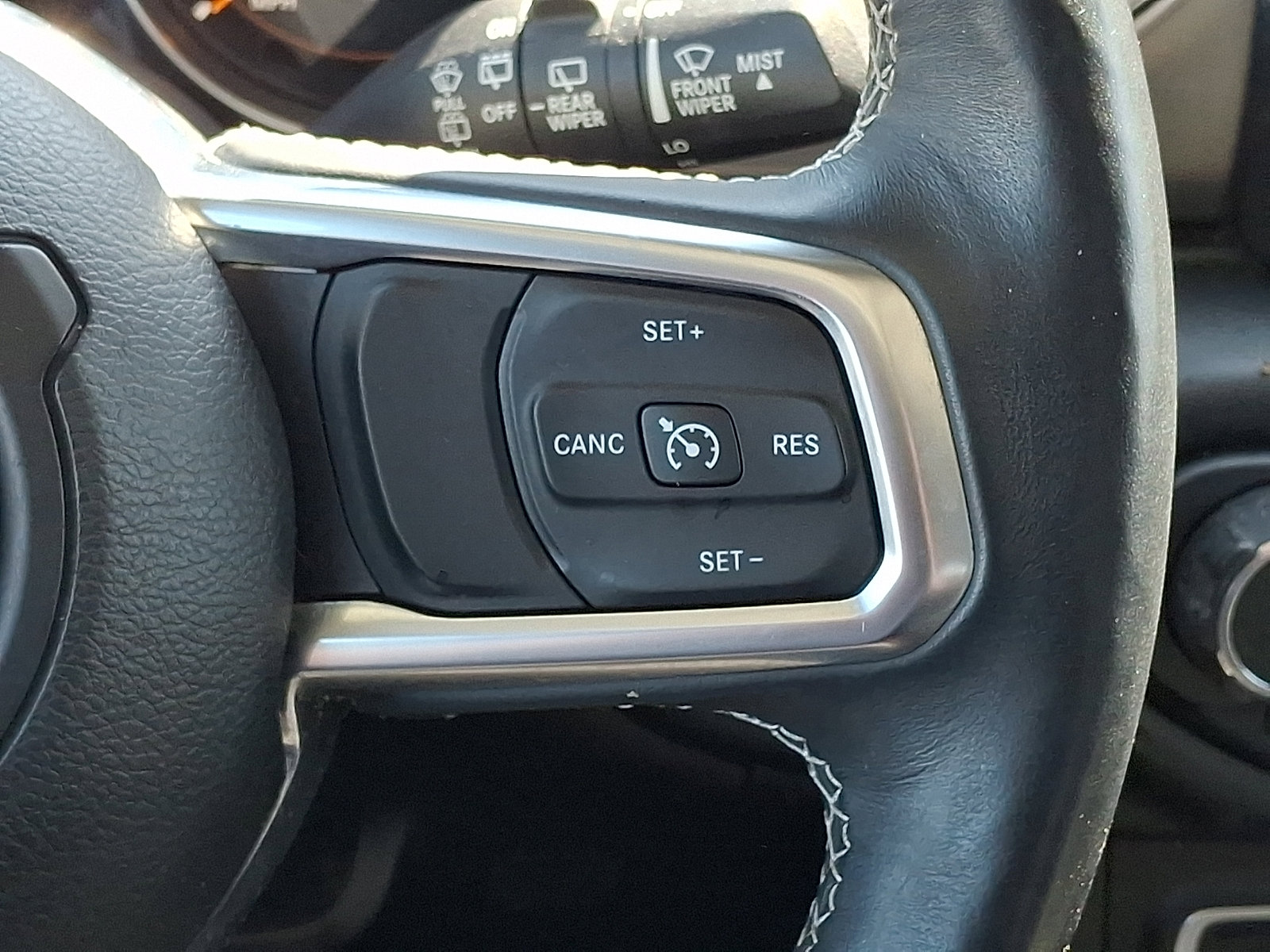 Used 2018 Jeep Wrangler Unlimited Sahara w/ Cold Weather Group AWD/4WD image 24