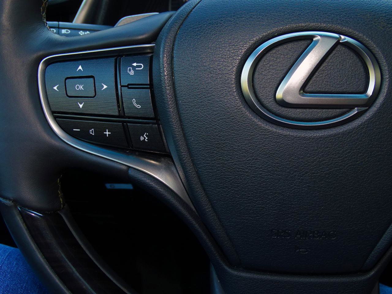 Used 2020 Lexus ES 350 w/ Premium Package image 29