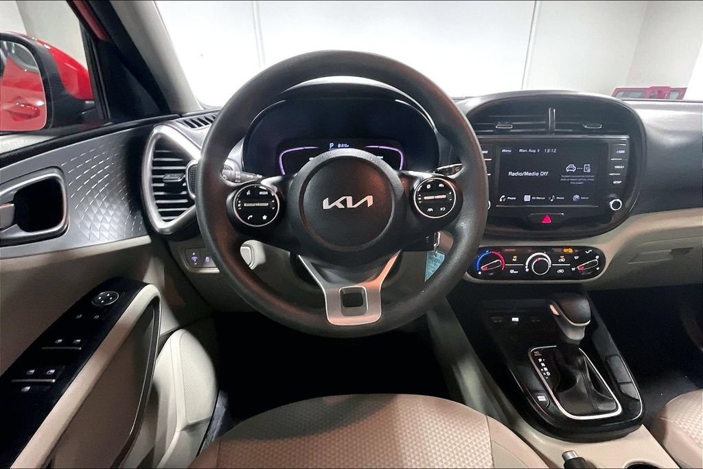 Used 2023 Kia Soul LX FWD image 6