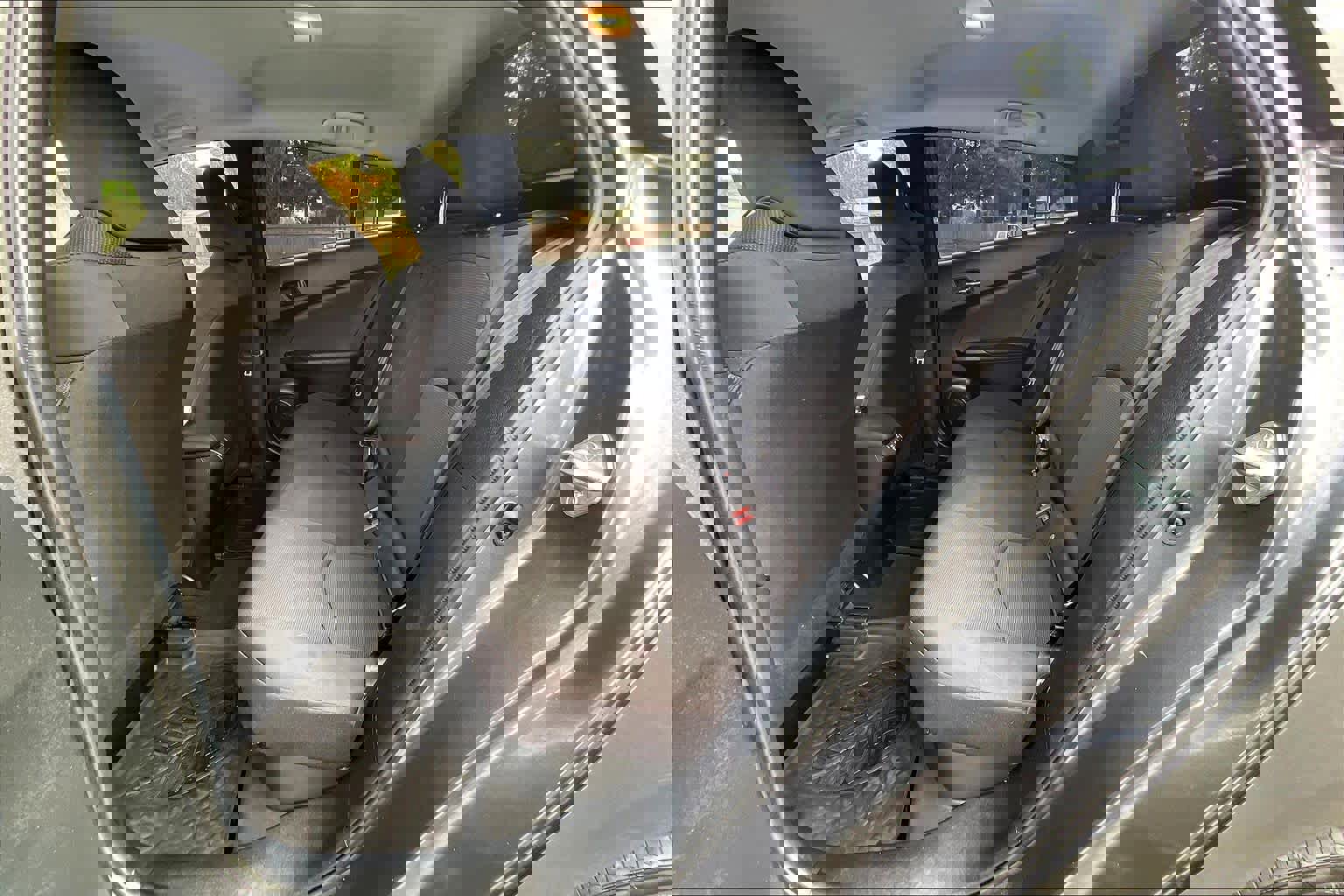 Used 2021 Toyota Prius L Eco image 28