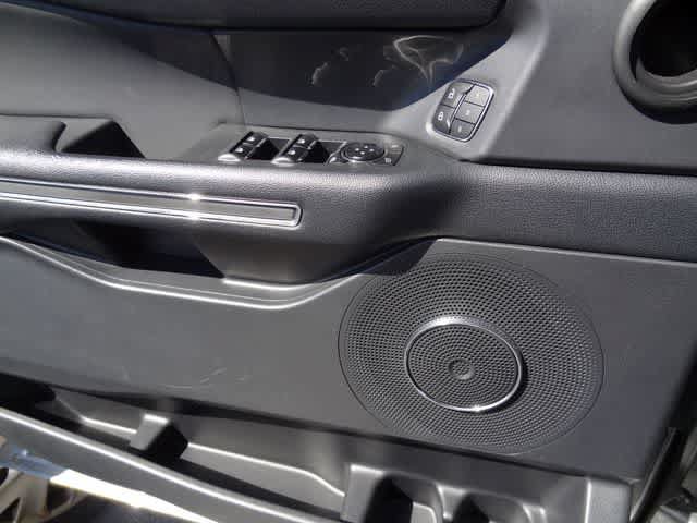 Used 2024 Ford Expedition XLT AWD/4WD image 11