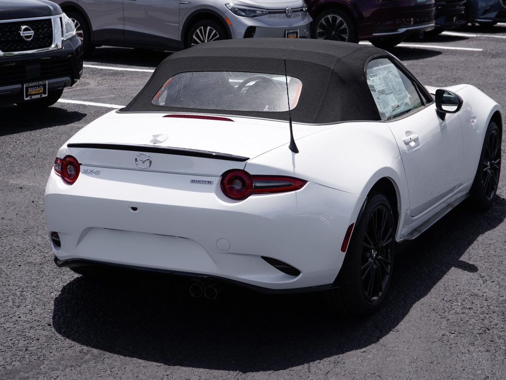 New 2026 MAZDA MX-5 Miata Club w/ Appearance Package RWD image 11