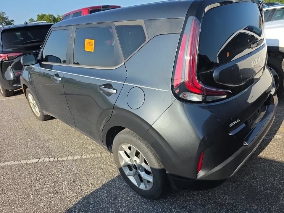 Used 2023 Kia Soul LX w/ Option Group 015 FWD image 4