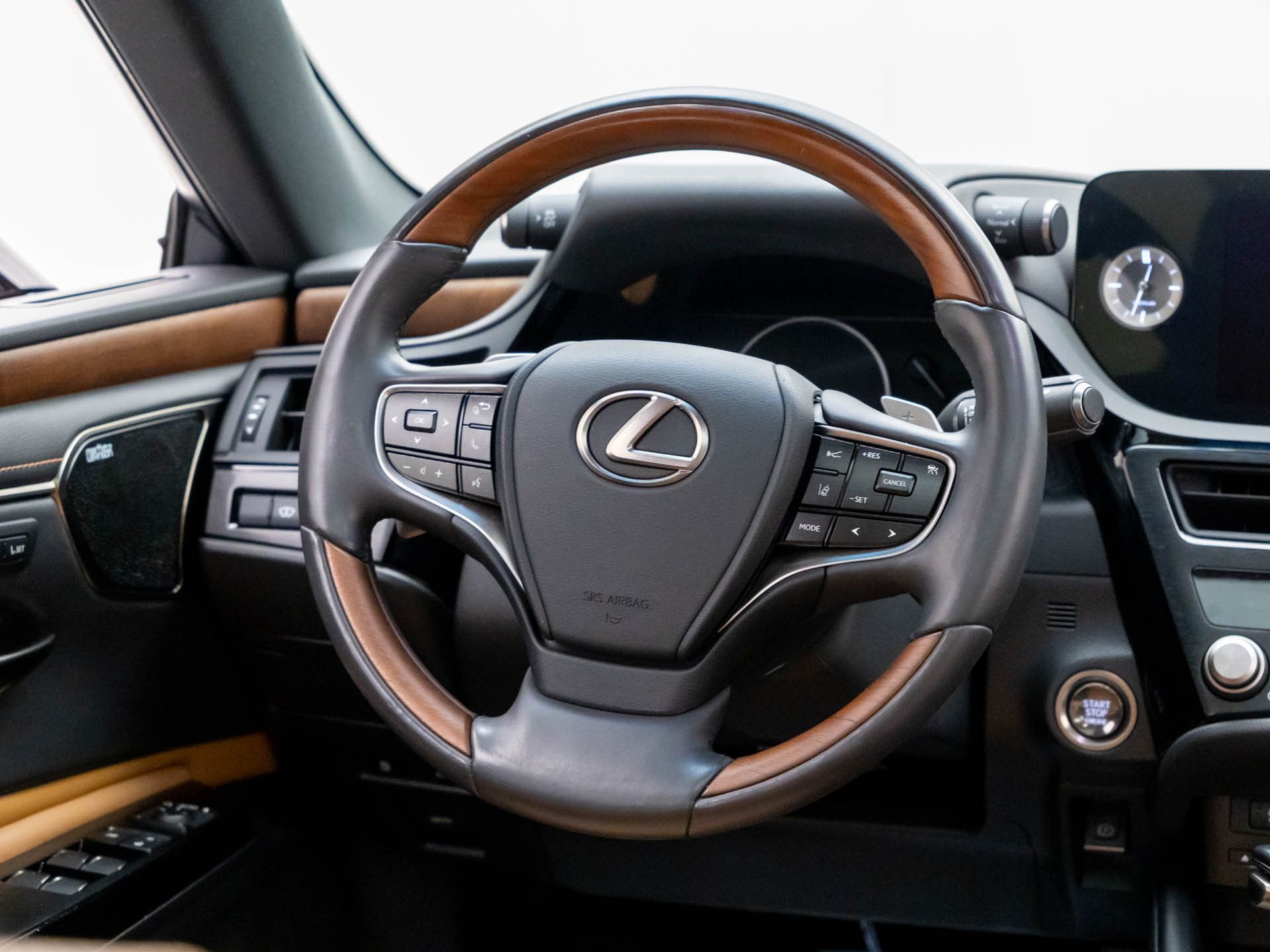 Used 2022 Lexus ES 350 Ultra Luxury w/ Accessory Package 2 image 12