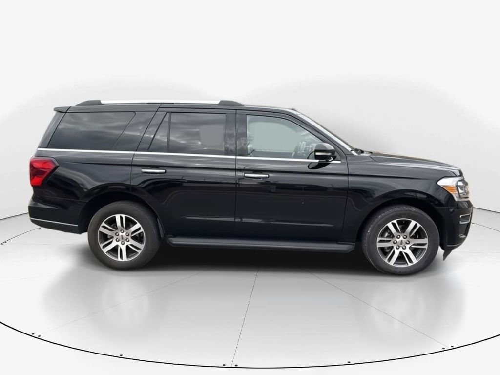Used 2024 Ford Expedition Limited image 4