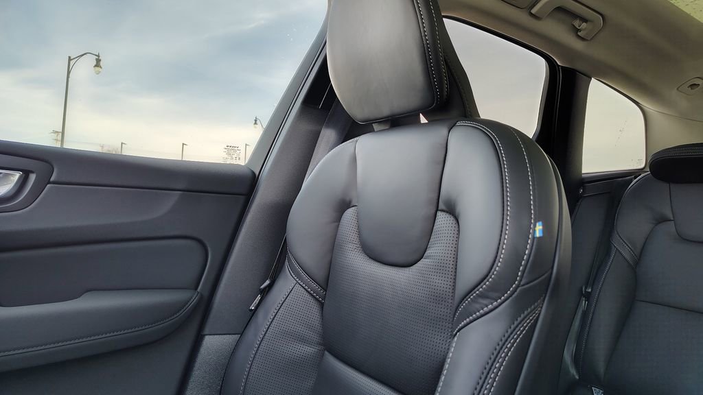 New 2026 Volvo XC60 B5 Ultra w/ Protection Package Premier image 23