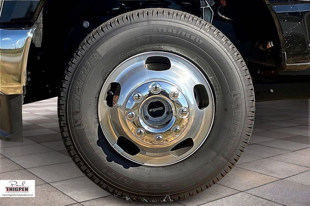 New 2025 Ford F350 Lariat w/ Lariat Ultimate Package image 11