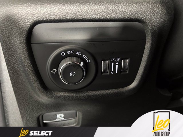 Used 2023 Jeep Grand Cherokee L Limited AWD/4WD image 18