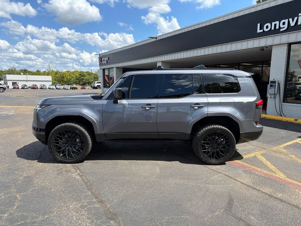 Used 2025 Lexus GX 550 AWD/4WD image 11
