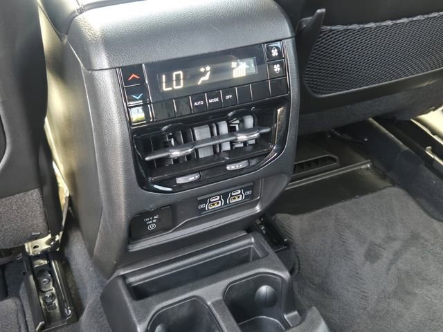 Used 2024 Jeep Grand Cherokee L Altitude AWD/4WD image 17