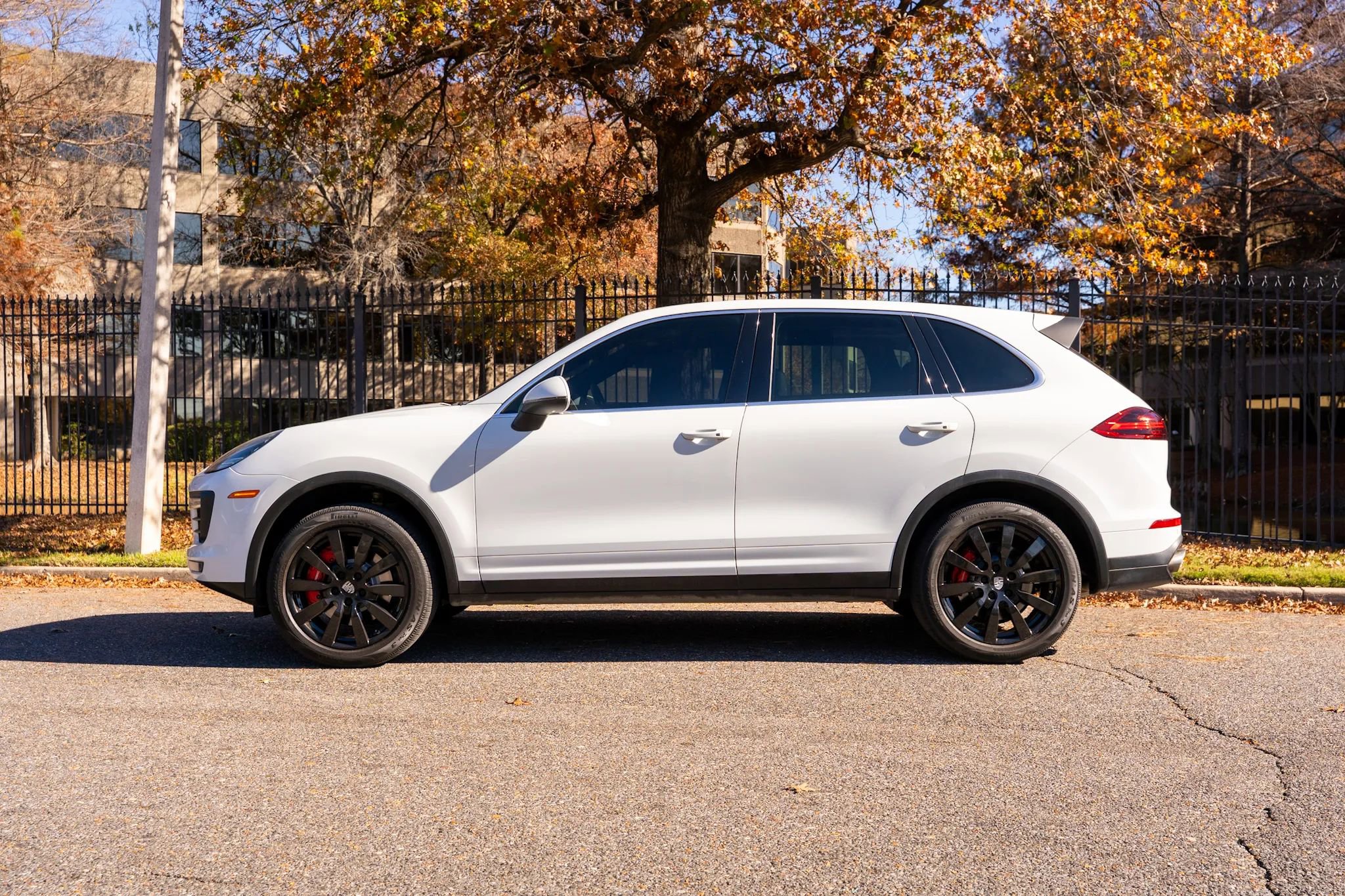 Used 2018 Audi Q5 Prestige w/ Prestige Package image 2