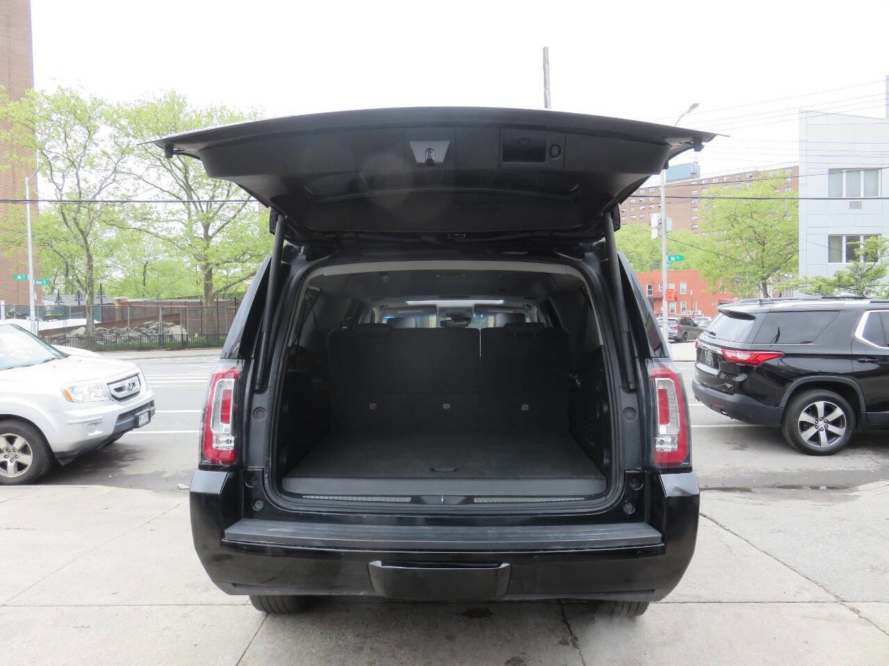 Used 2019 GMC Yukon XL SLT AWD/4WD image 24