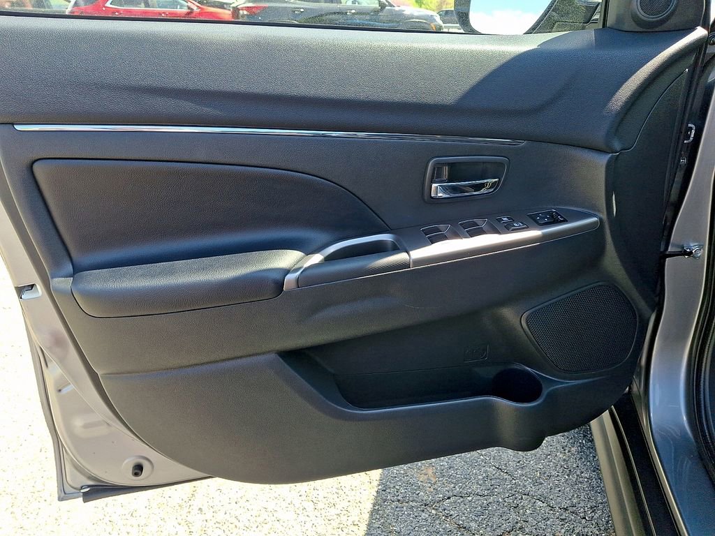 Used 2023 Mitsubishi Outlander Sport ES AWD/4WD image 12