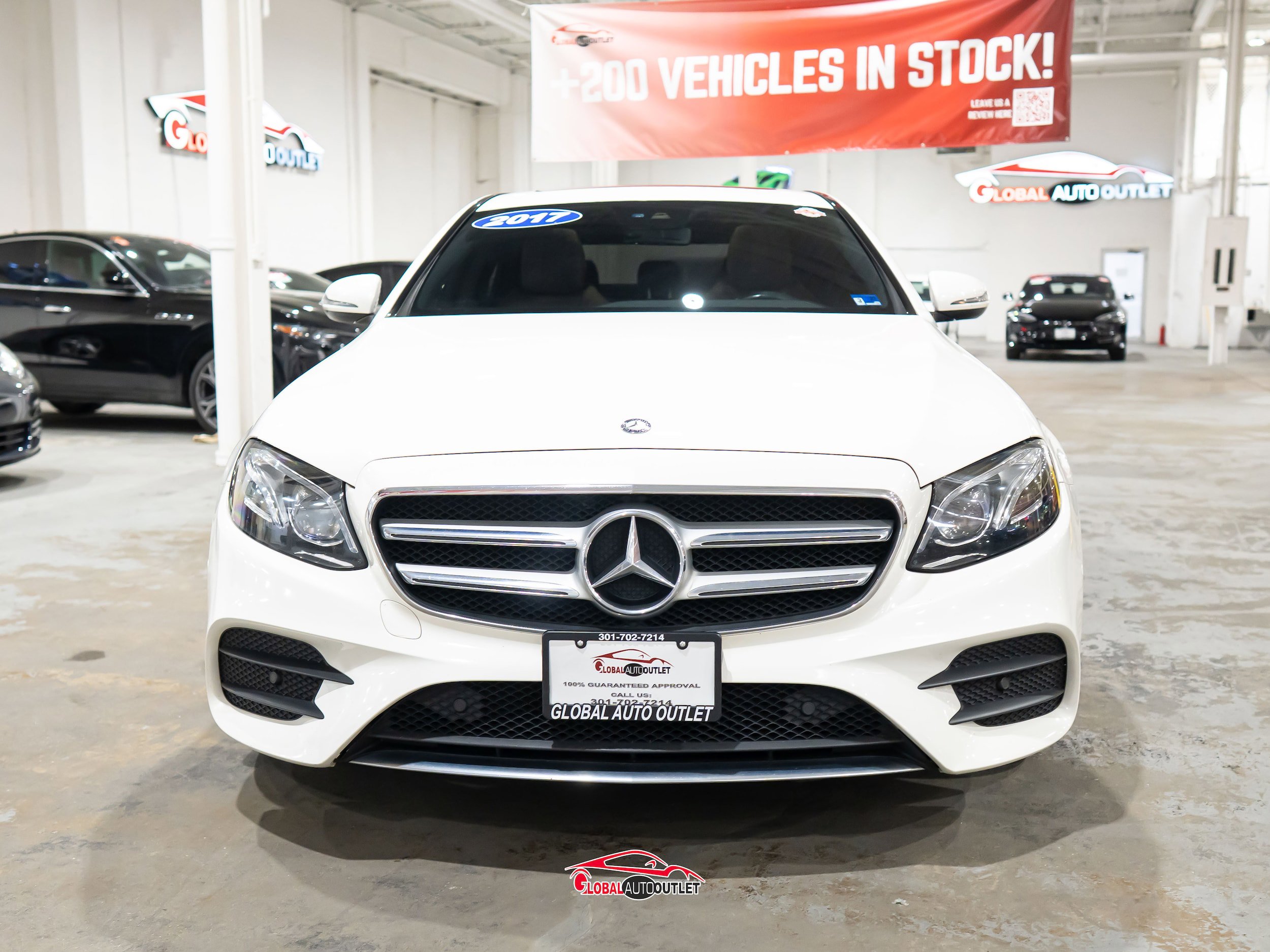 Used 2017 Mercedes-Benz E 300 4MATIC image 2