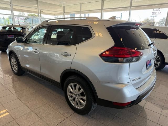 Used 2017 Nissan Rogue SV FWD image 5