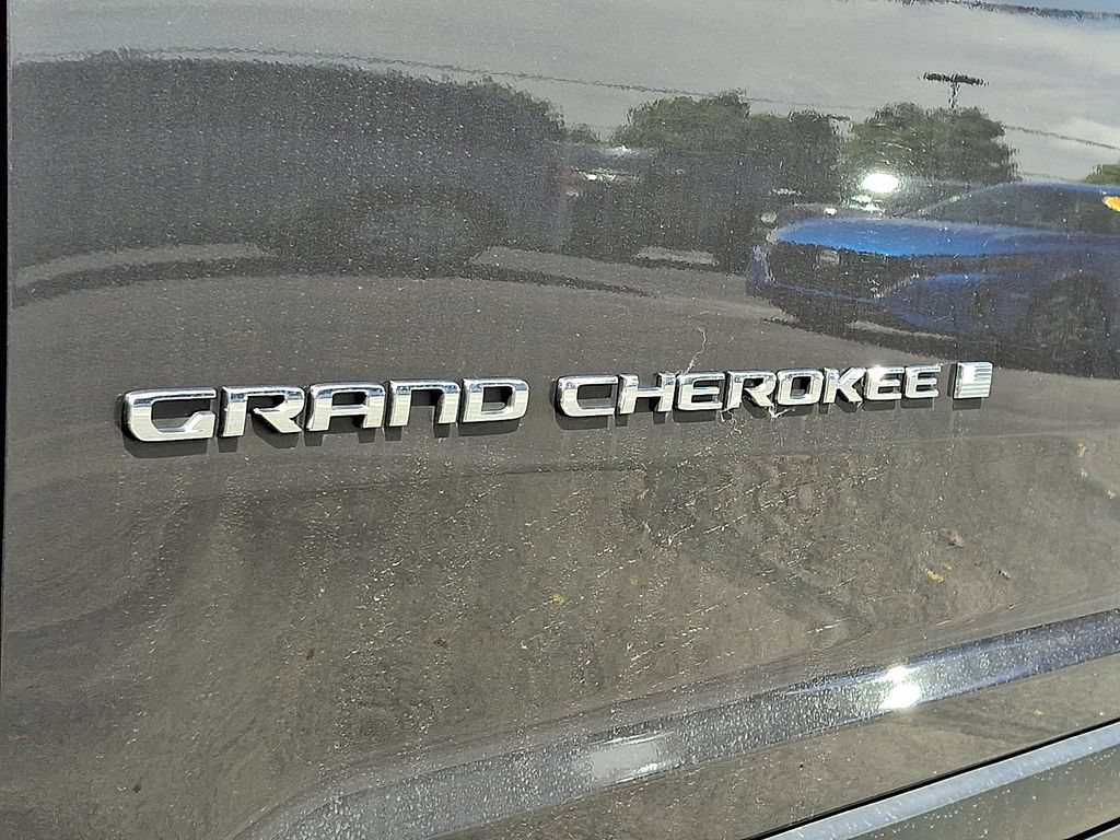 Used 2023 Jeep Grand Cherokee L Limited AWD/4WD image 5