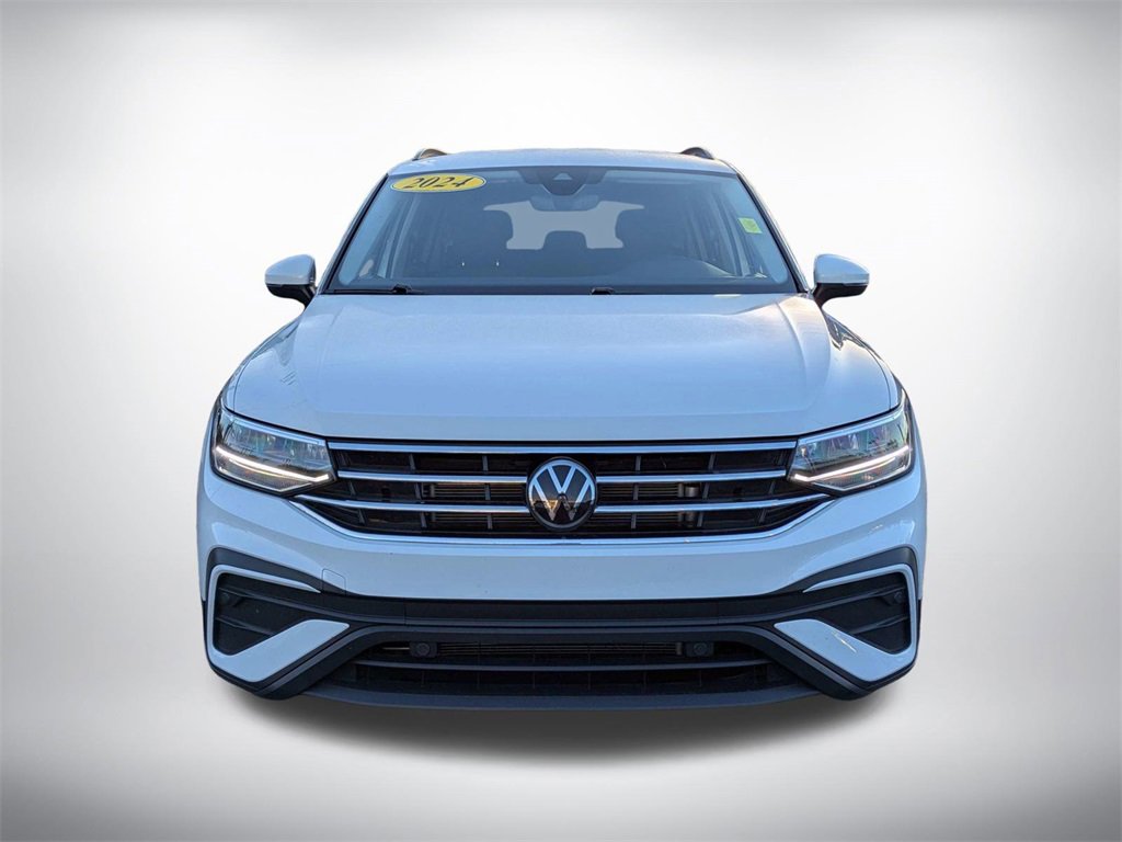 Used 2024 Volkswagen Tiguan S image 9