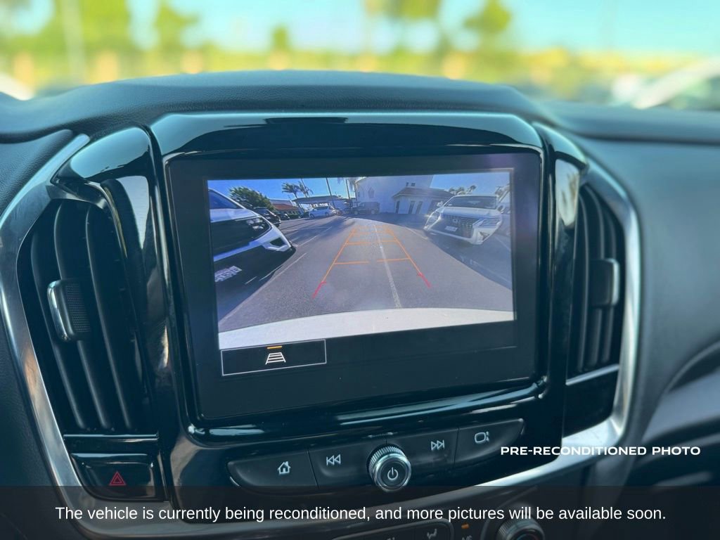 Used 2023 Chevrolet Traverse LT FWD image 17