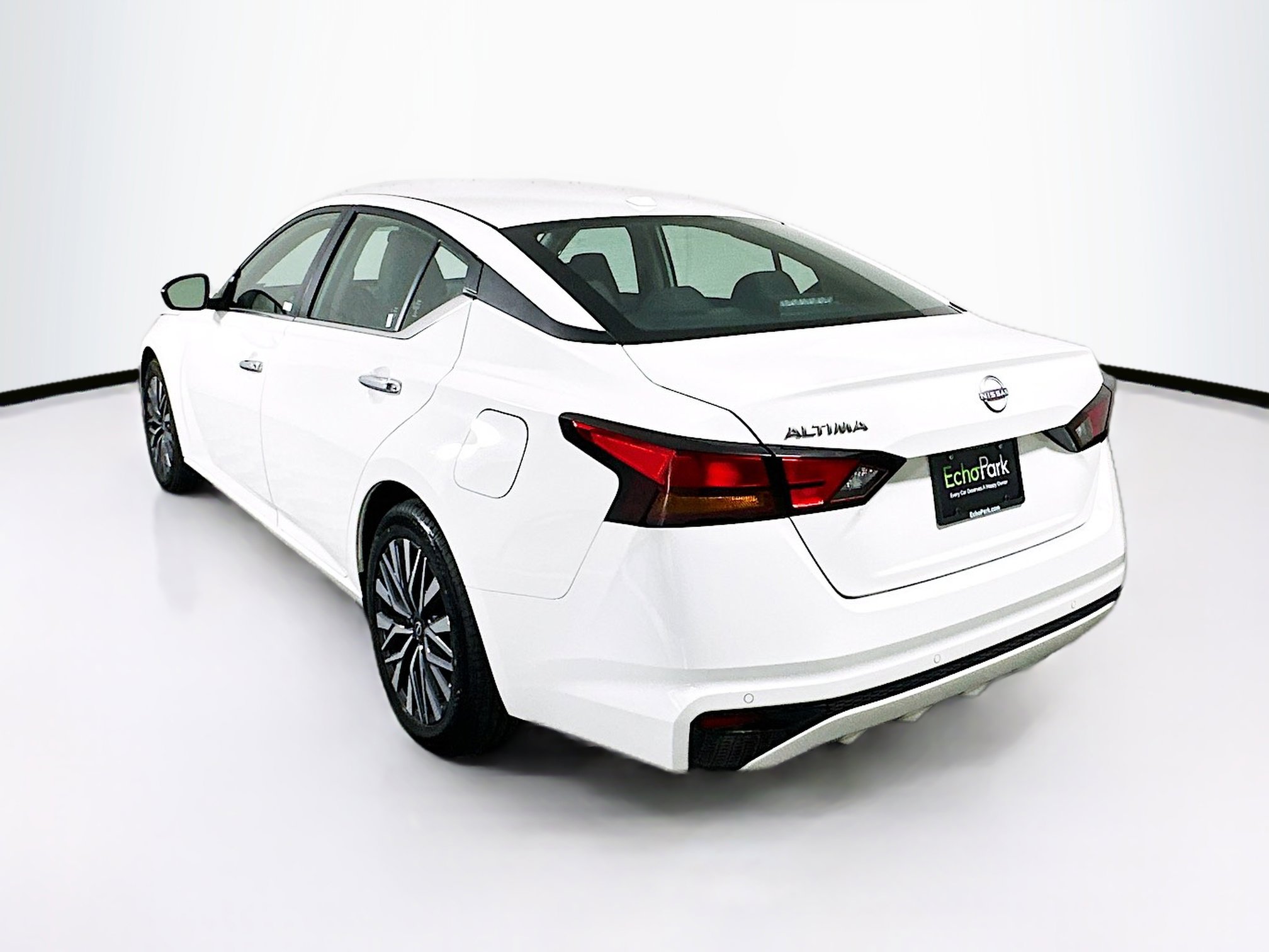 Used 2025 Nissan Altima 2.5 SV image 5