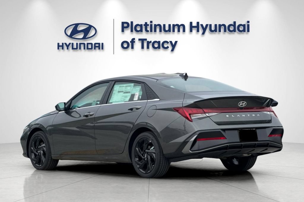 New 2026 Hyundai Elantra SEL Sport Premium FWD image 6