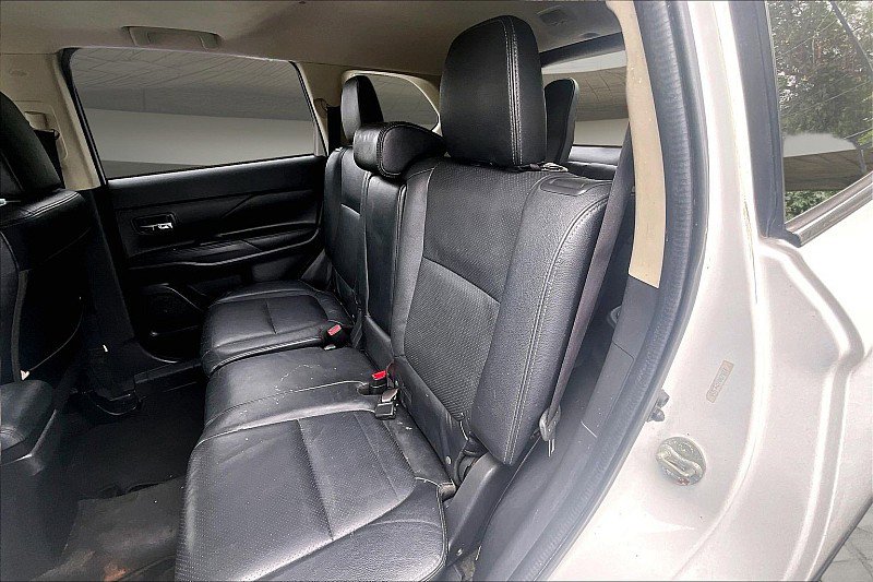 Used 2017 Mitsubishi Outlander SEL FWD image 21