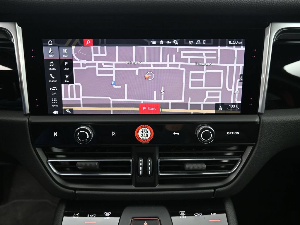 Certified 2025 Porsche Macan AWD/4WD image 22
