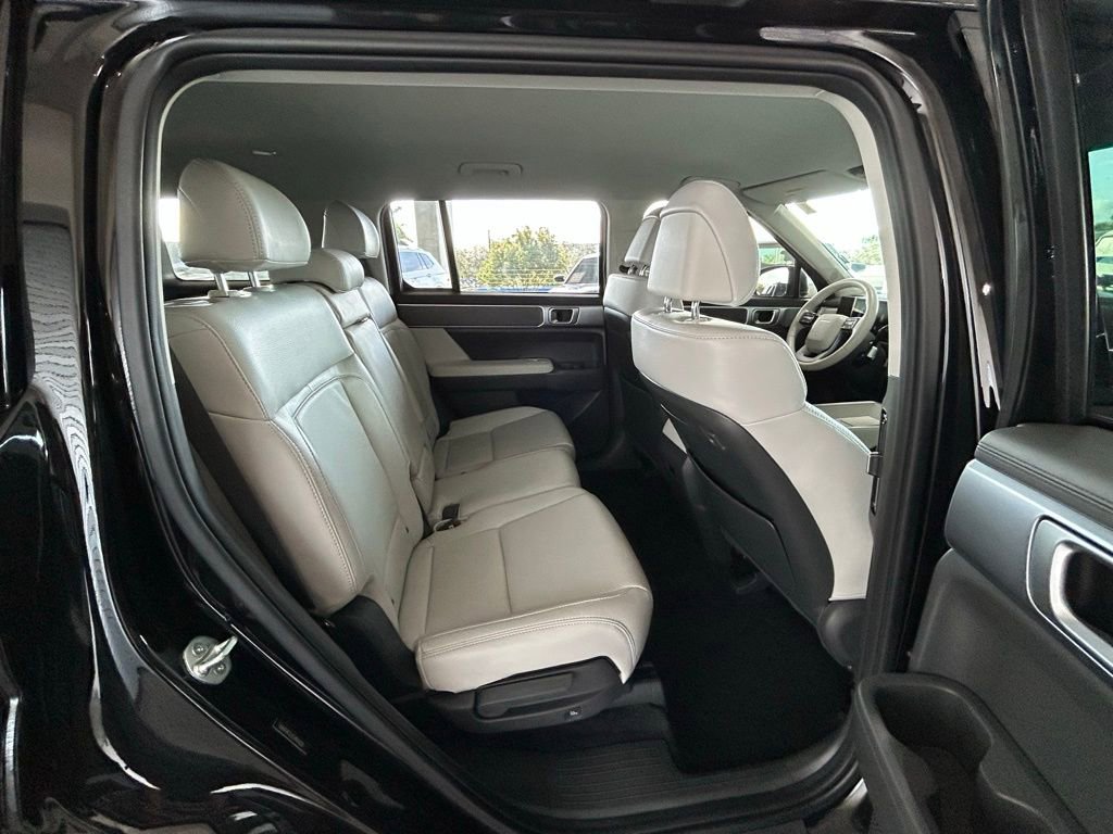 Used 2025 Hyundai Santa Fe SE image 29