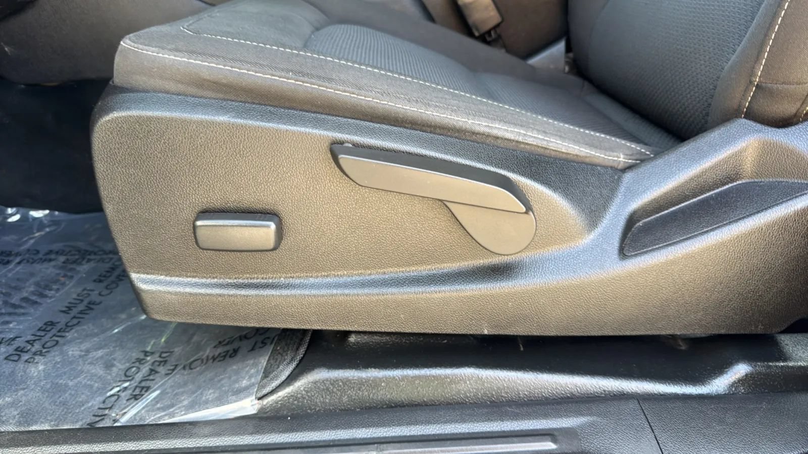 Used 2021 Chevrolet Colorado LT w/ Fleet Safety Package RWD image 11