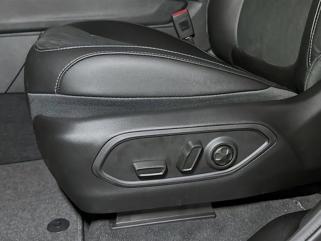New 2025 Jeep Grand Cherokee L Altitude image 14