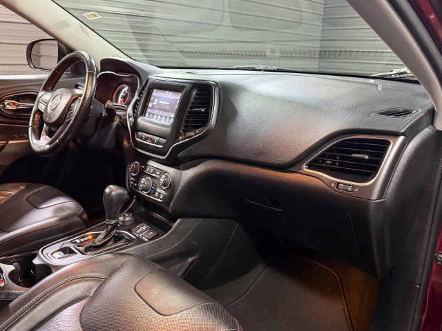 Used 2020 Jeep Cherokee Latitude Lux w/ Comfort/Convenience Group image 17