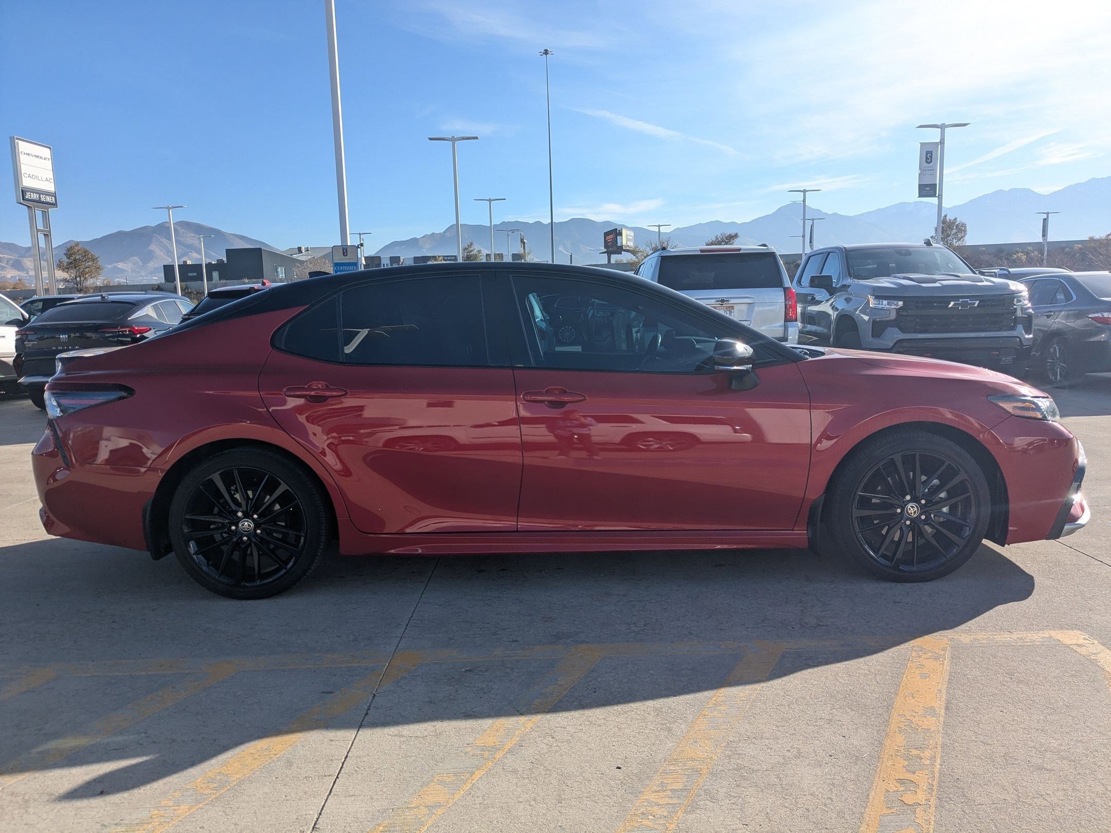 Used 2022 Toyota Camry XSE w/ Navigation Package image 7