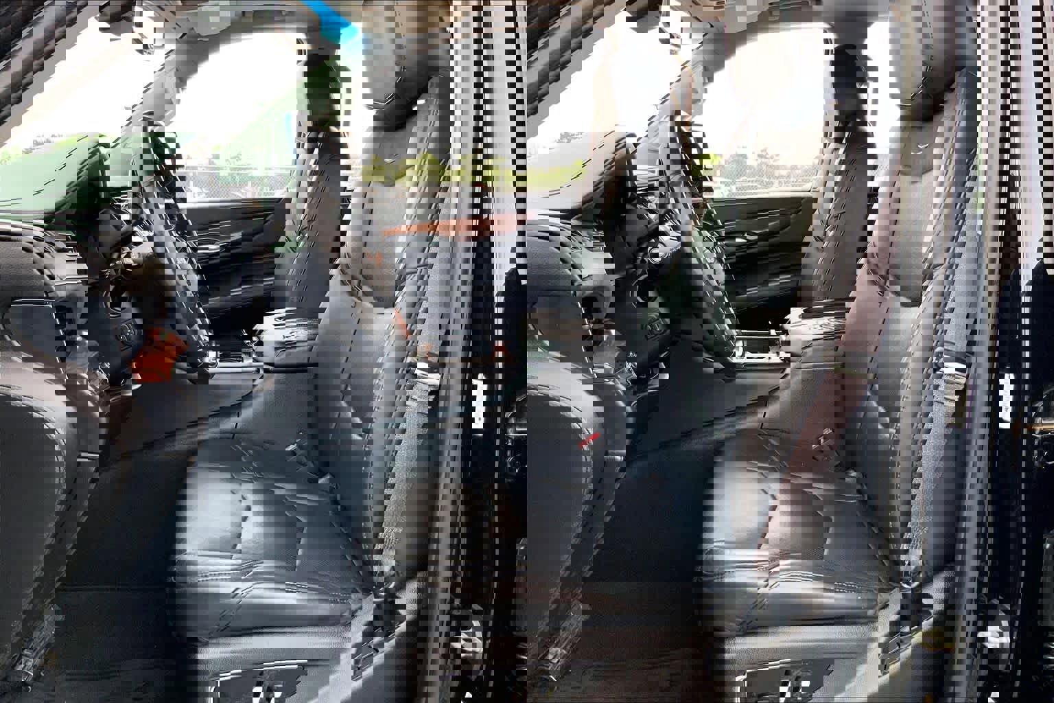 Used 2016 Cadillac Escalade ESV Luxury AWD/4WD image 8