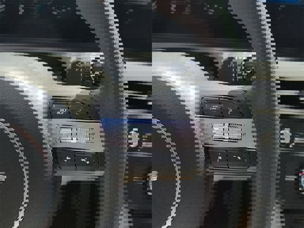 Used 2025 Hyundai Tucson SE image 26